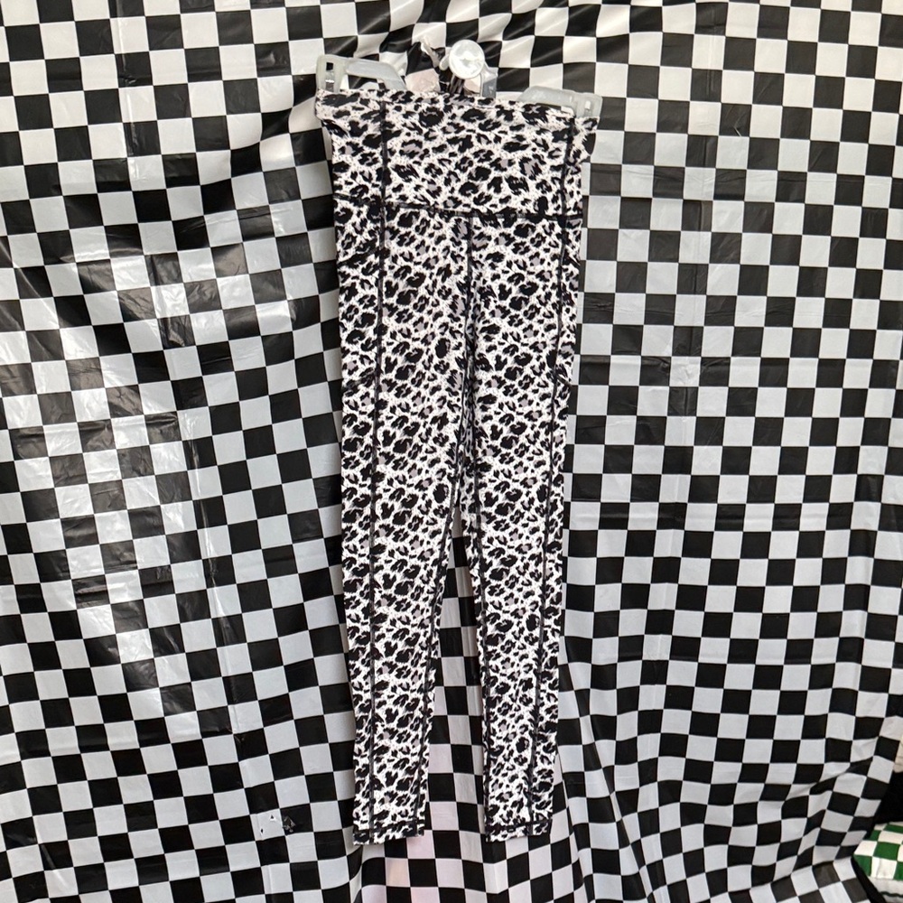 Chic Black and White Animal Print Leggings